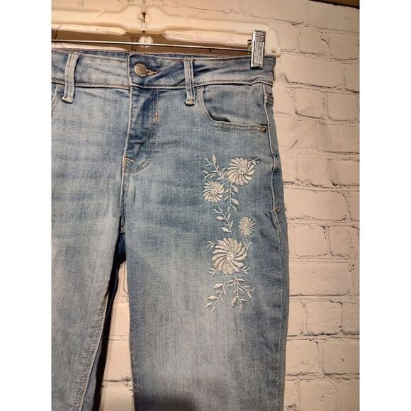 Old Navy Rockstar skinny embroidered jeans size 2 * - Picture 2 of 5